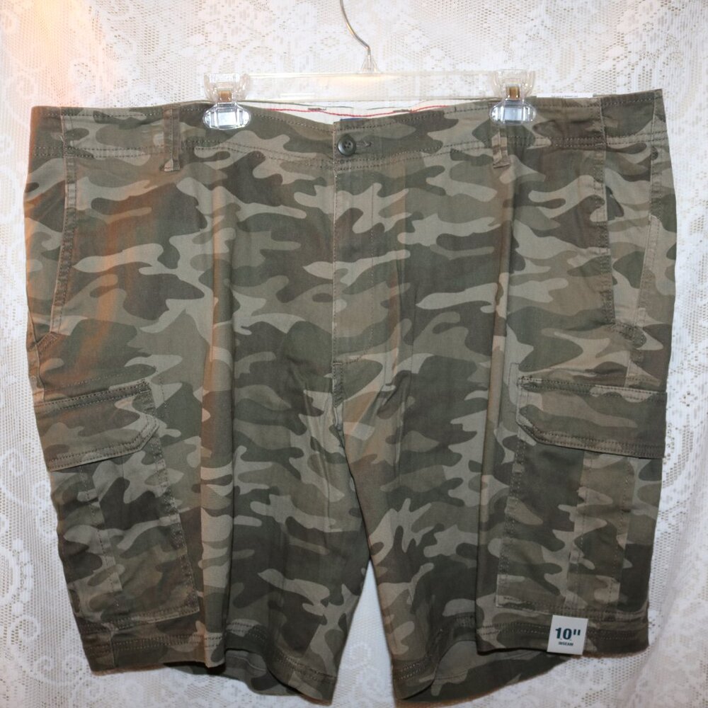 George mens camo cargo shorts size 46 new with tags